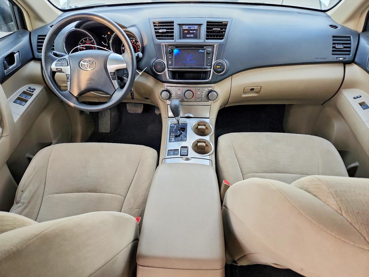 2013 TOYOTA HIGHLANDER BASE photo 8