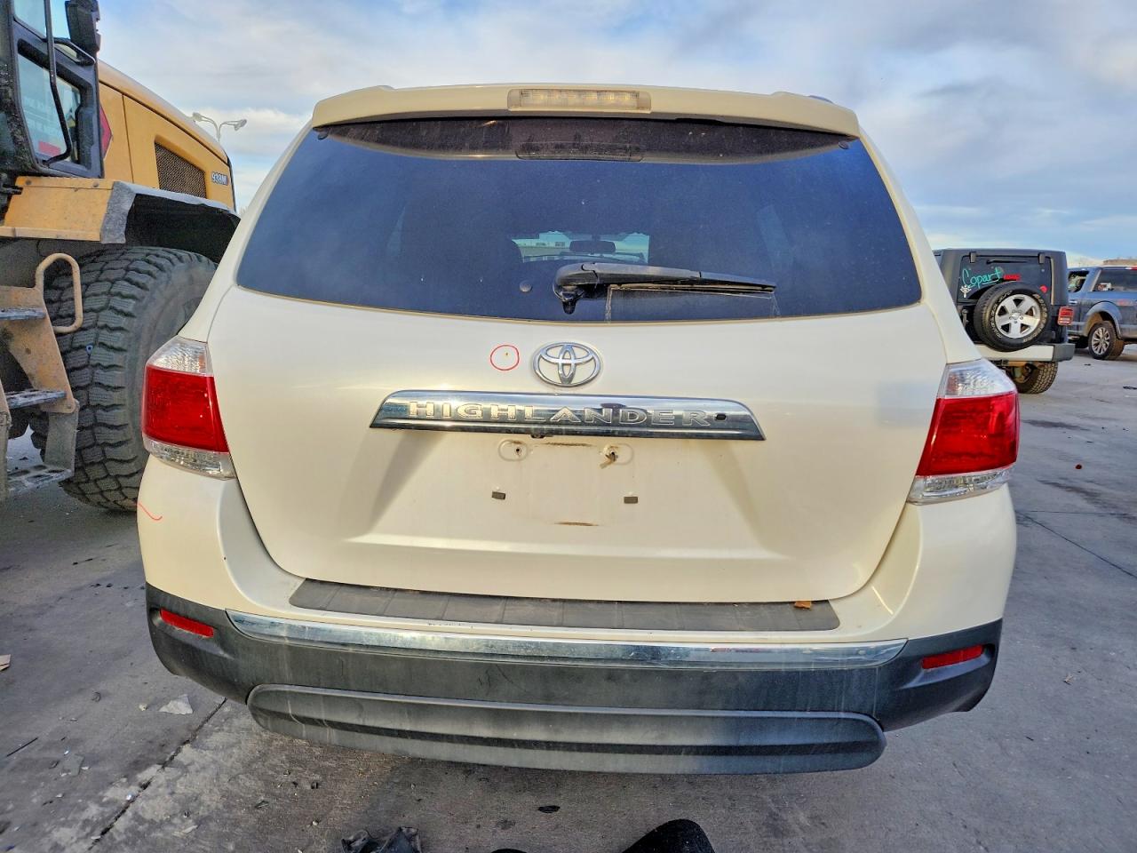 2013 TOYOTA HIGHLANDER BASE photo 6
