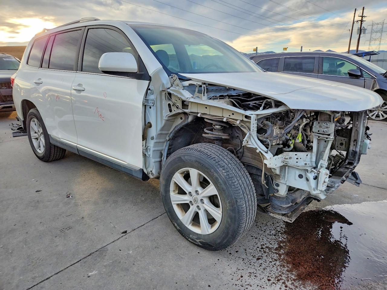 2013 TOYOTA HIGHLANDER BASE photo 4