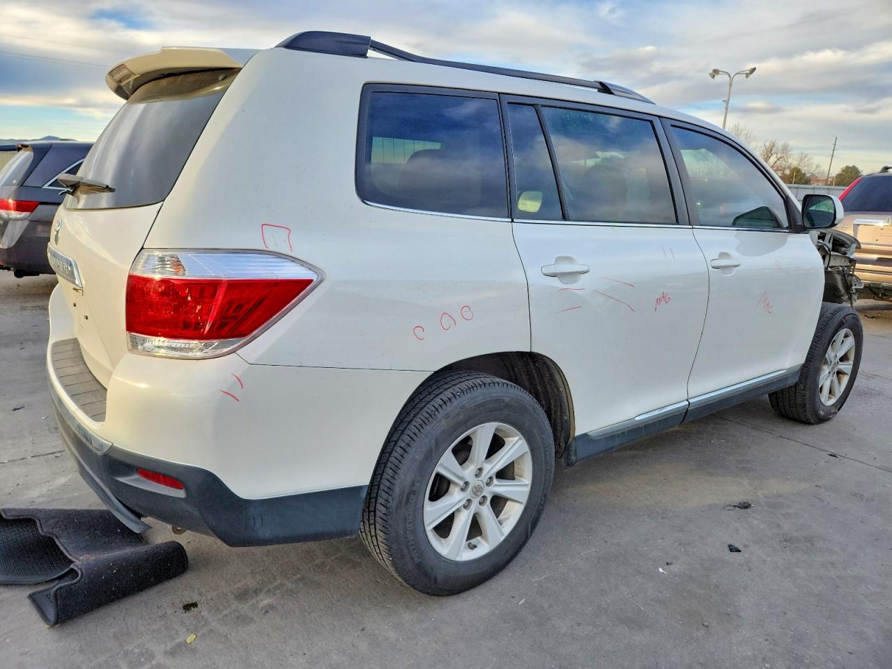 2013 TOYOTA HIGHLANDER BASE photo 3