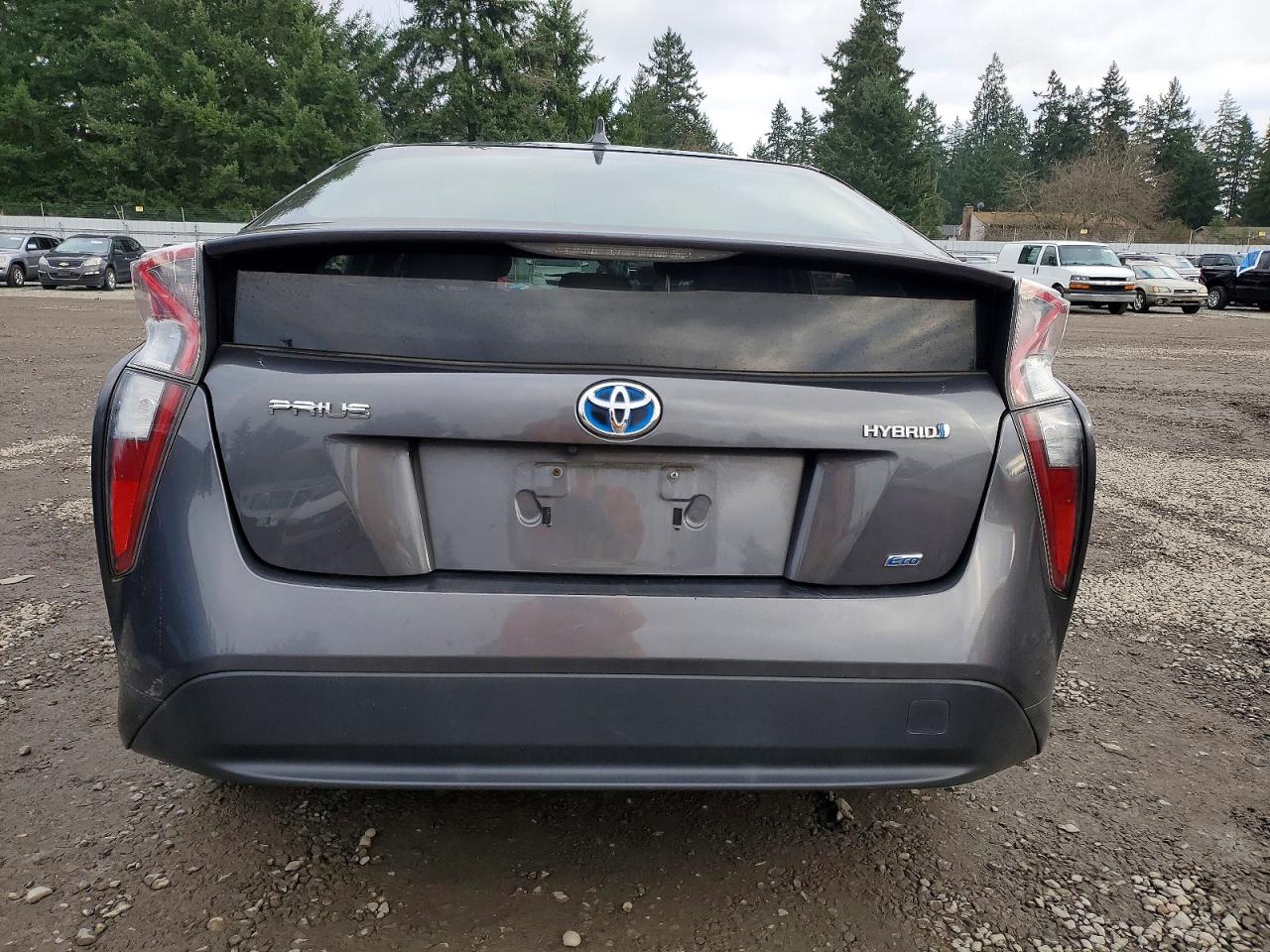 2017 TOYOTA PRIUS photo 6