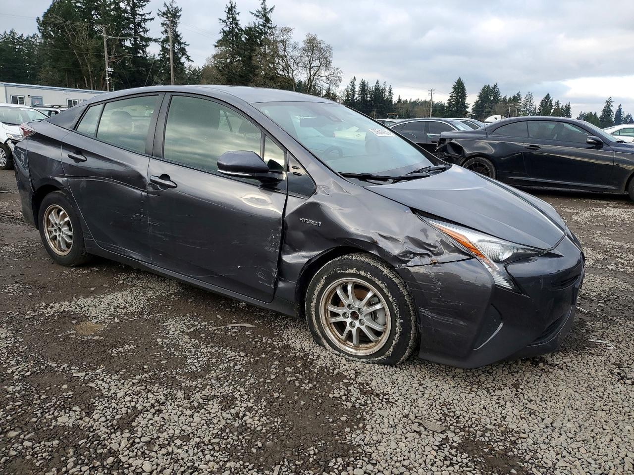 2017 TOYOTA PRIUS photo 4