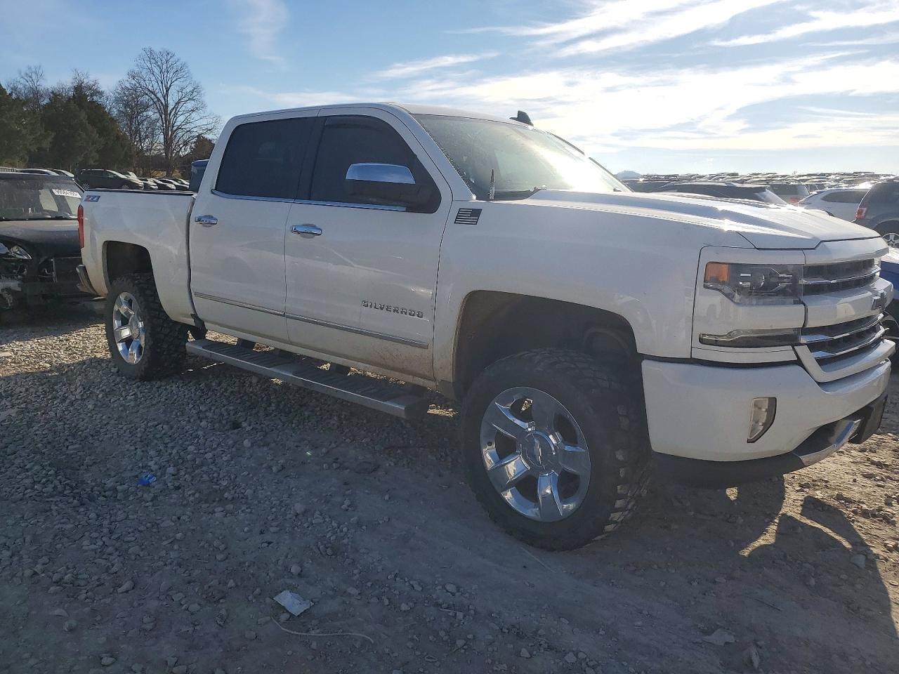 2017 CHEVROLET SILVERADO K1500 LTZ photo 4