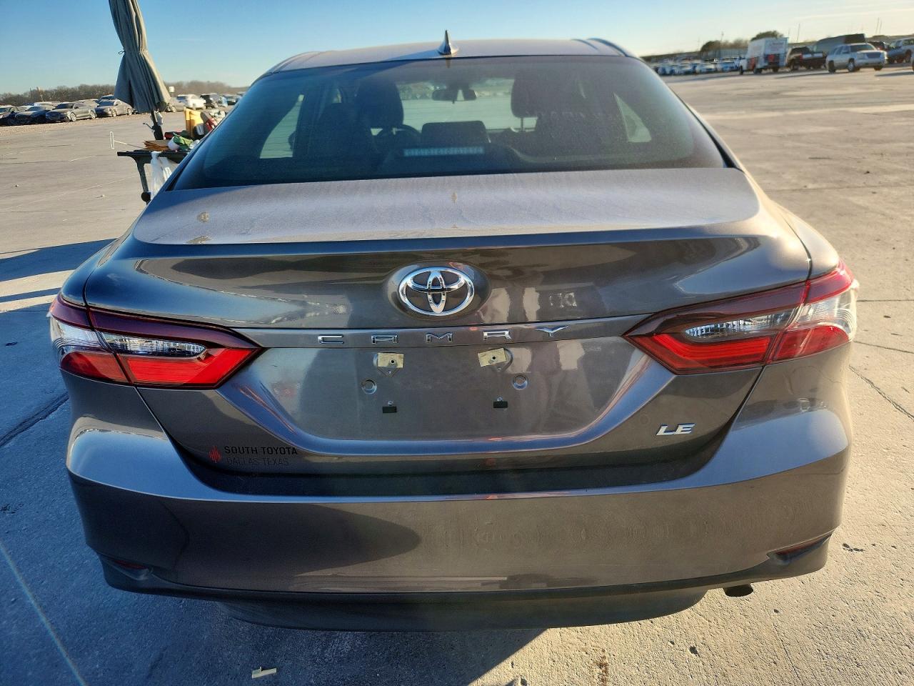 2021 TOYOTA CAMRY LE photo 6
