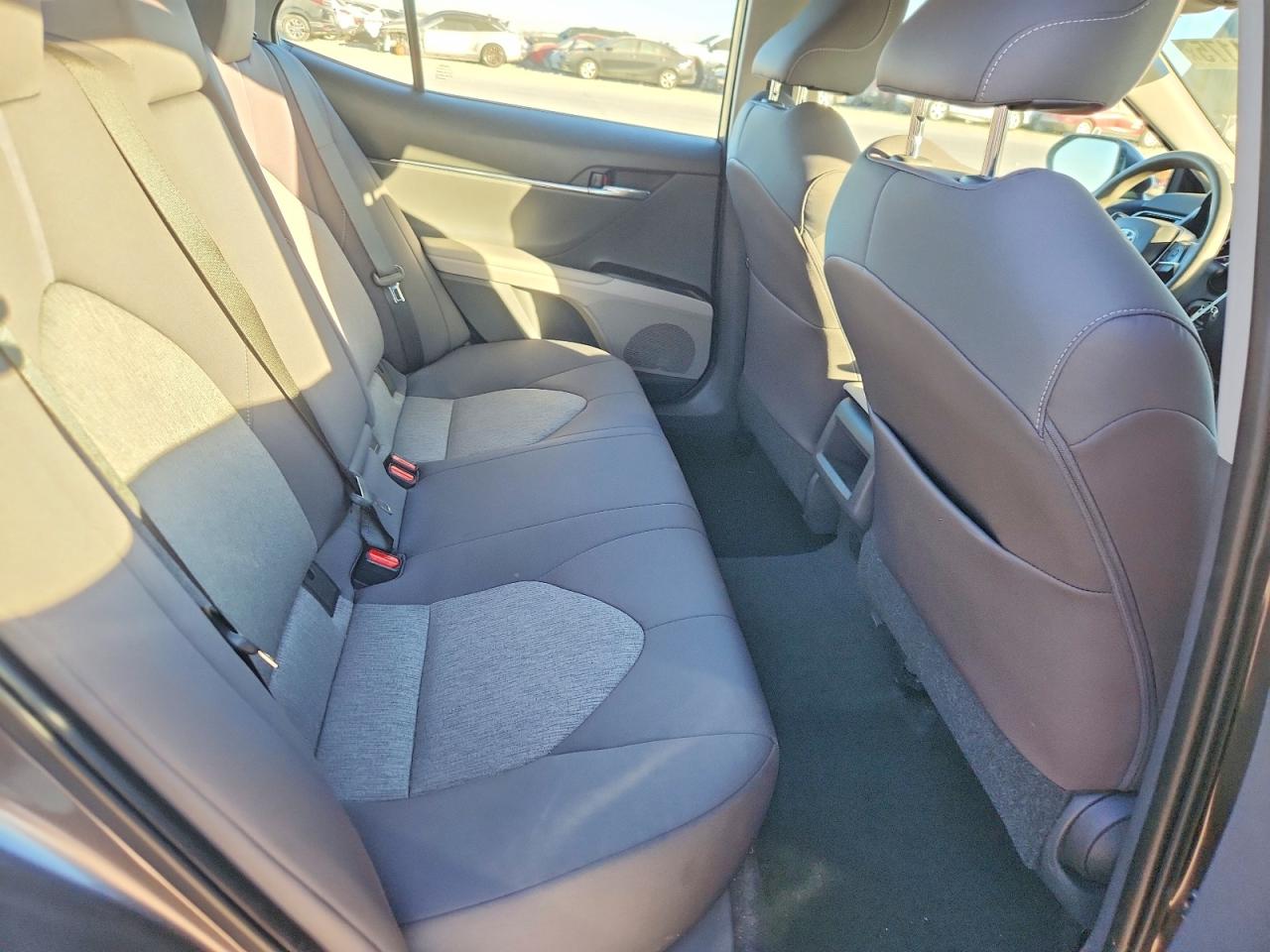 2021 TOYOTA CAMRY LE photo 10