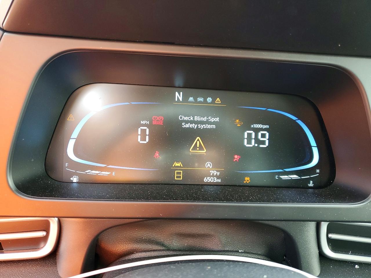 2025 HYUNDAI ELANTRA SE photo 17
