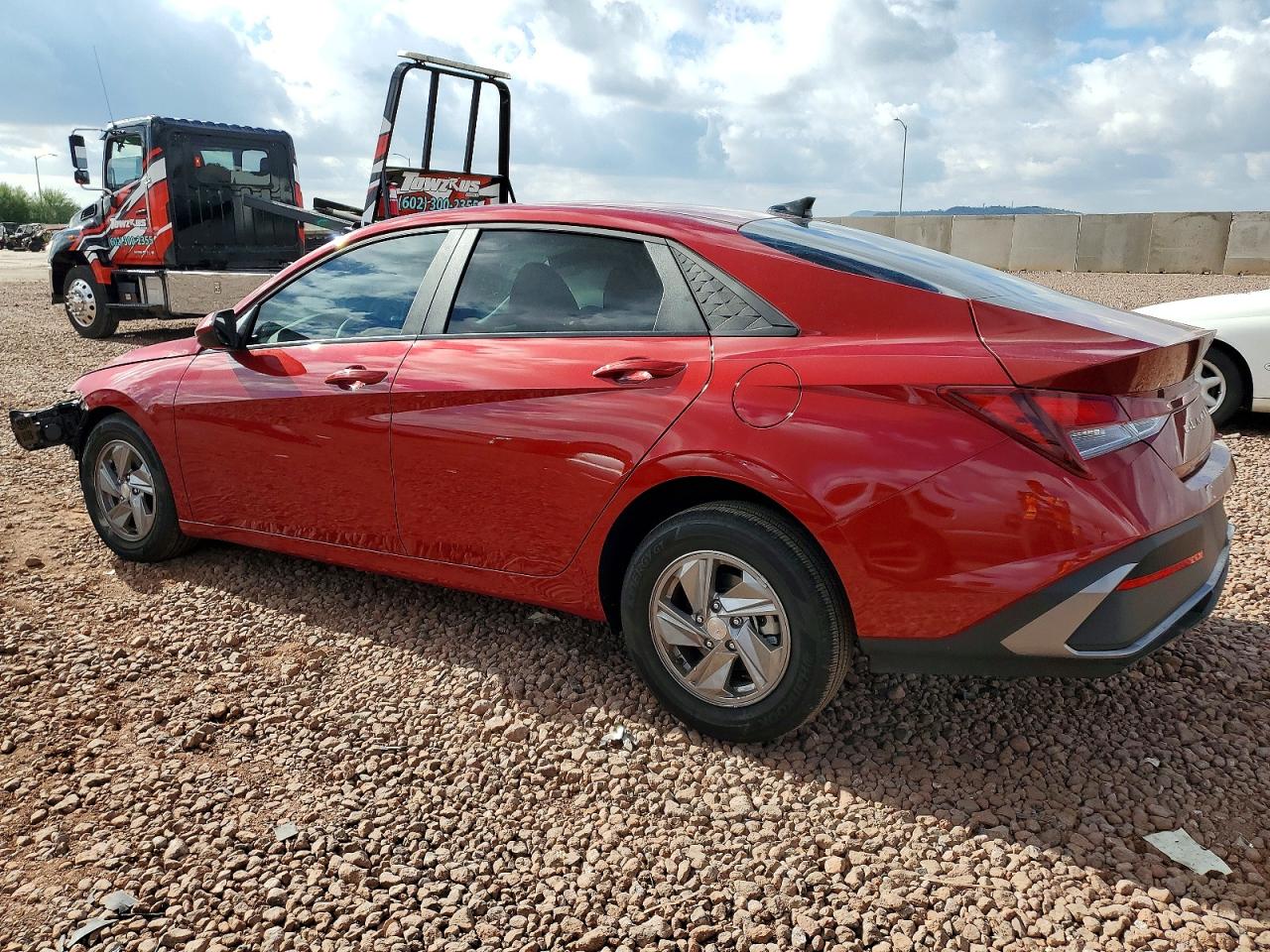 2025 HYUNDAI ELANTRA SE photo 3