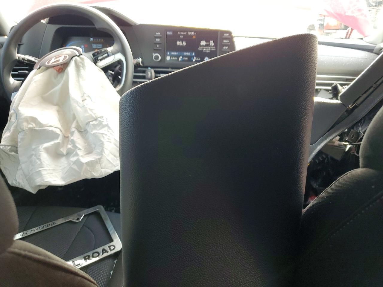 2025 HYUNDAI ELANTRA SE photo 15
