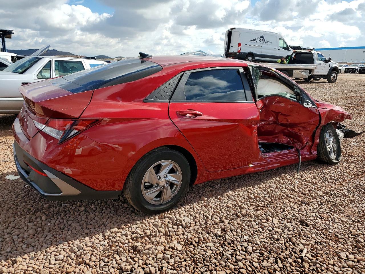 2025 HYUNDAI ELANTRA SE photo 5