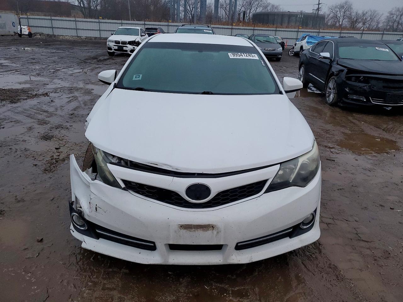 2013 TOYOTA CAMRY SE photo 5