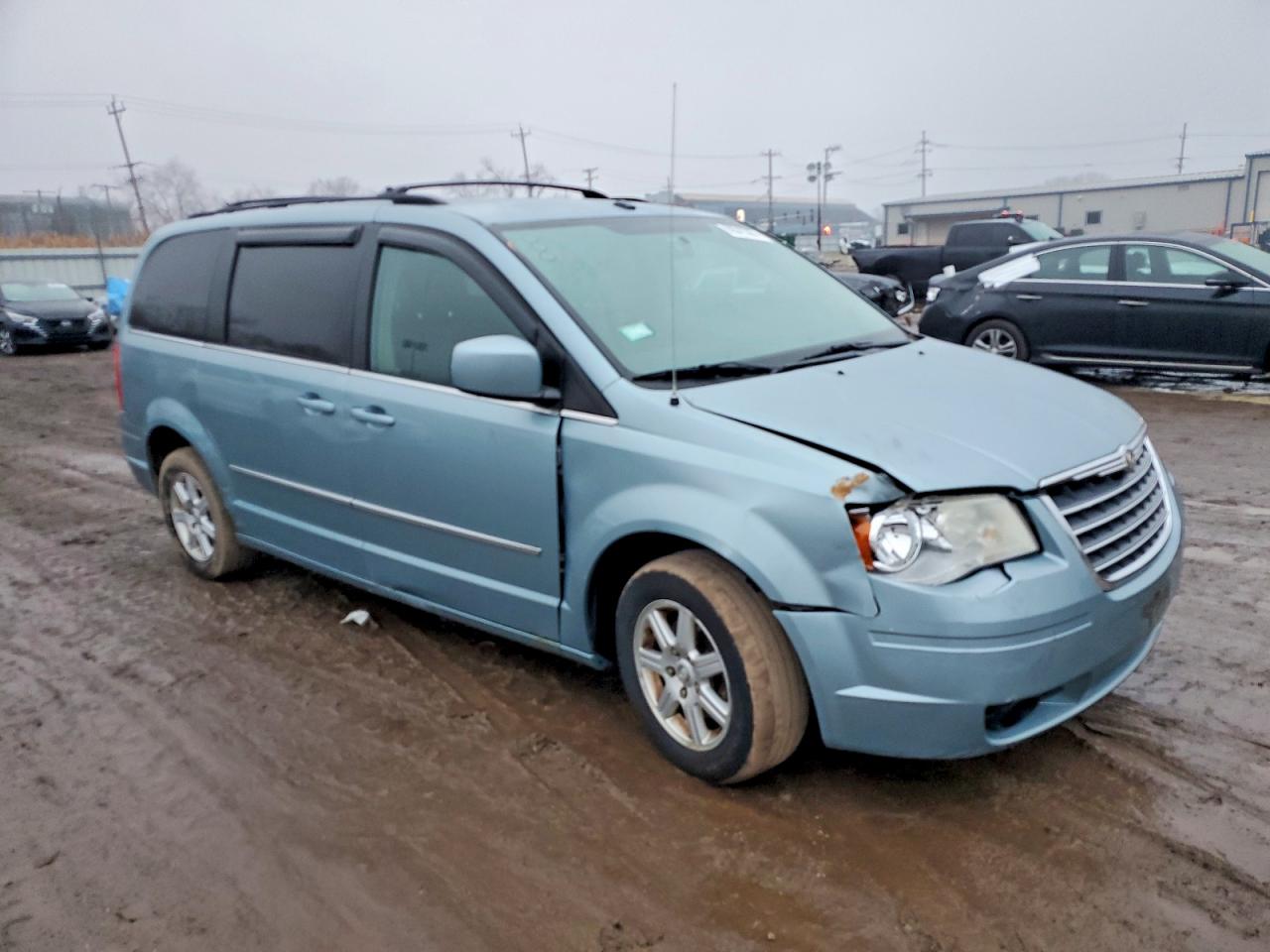 2010 CHRYSLER TOWN & COUNTRY TOURING PLUS photo 4