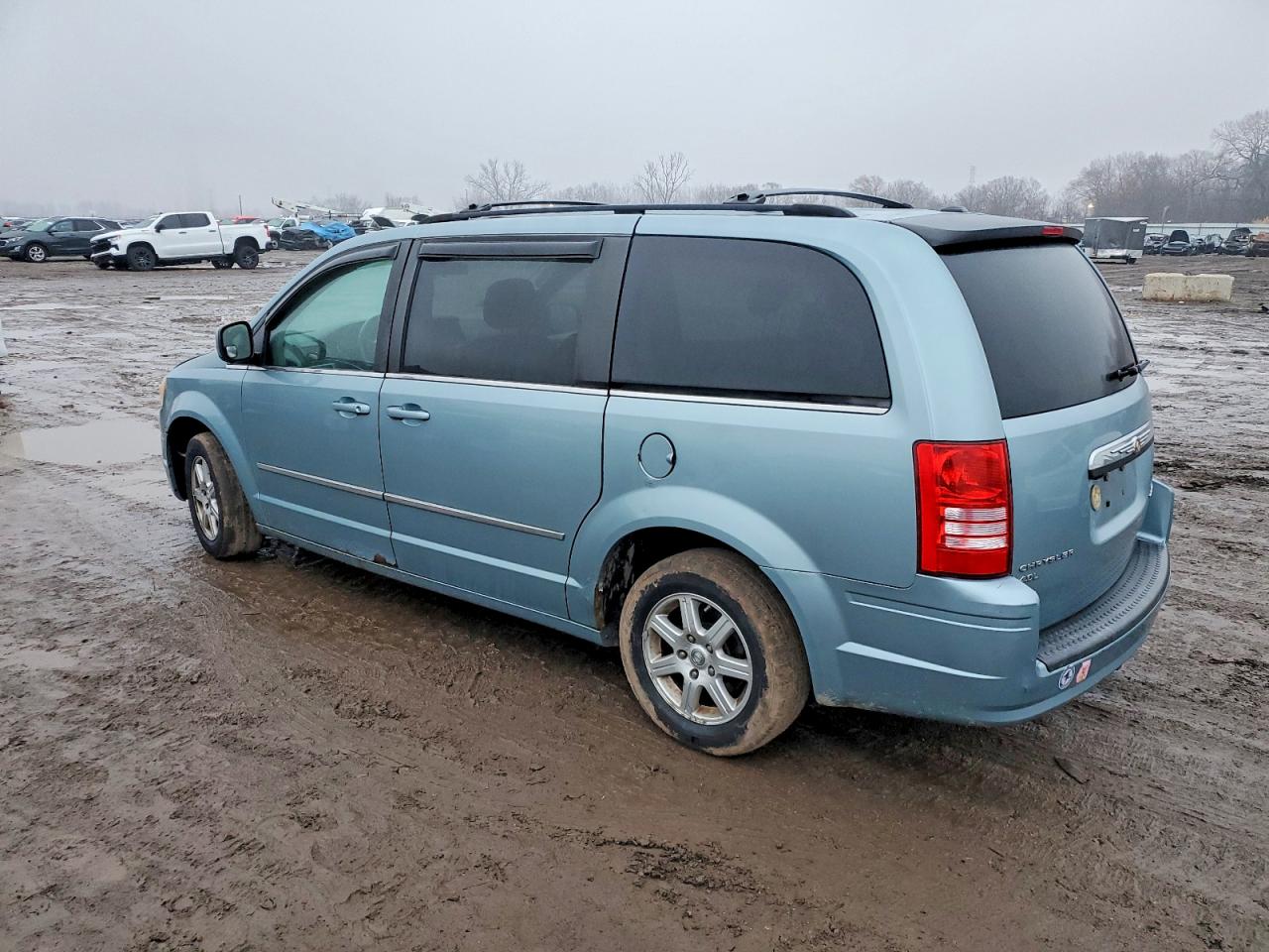 2010 CHRYSLER TOWN & COUNTRY TOURING PLUS photo 2