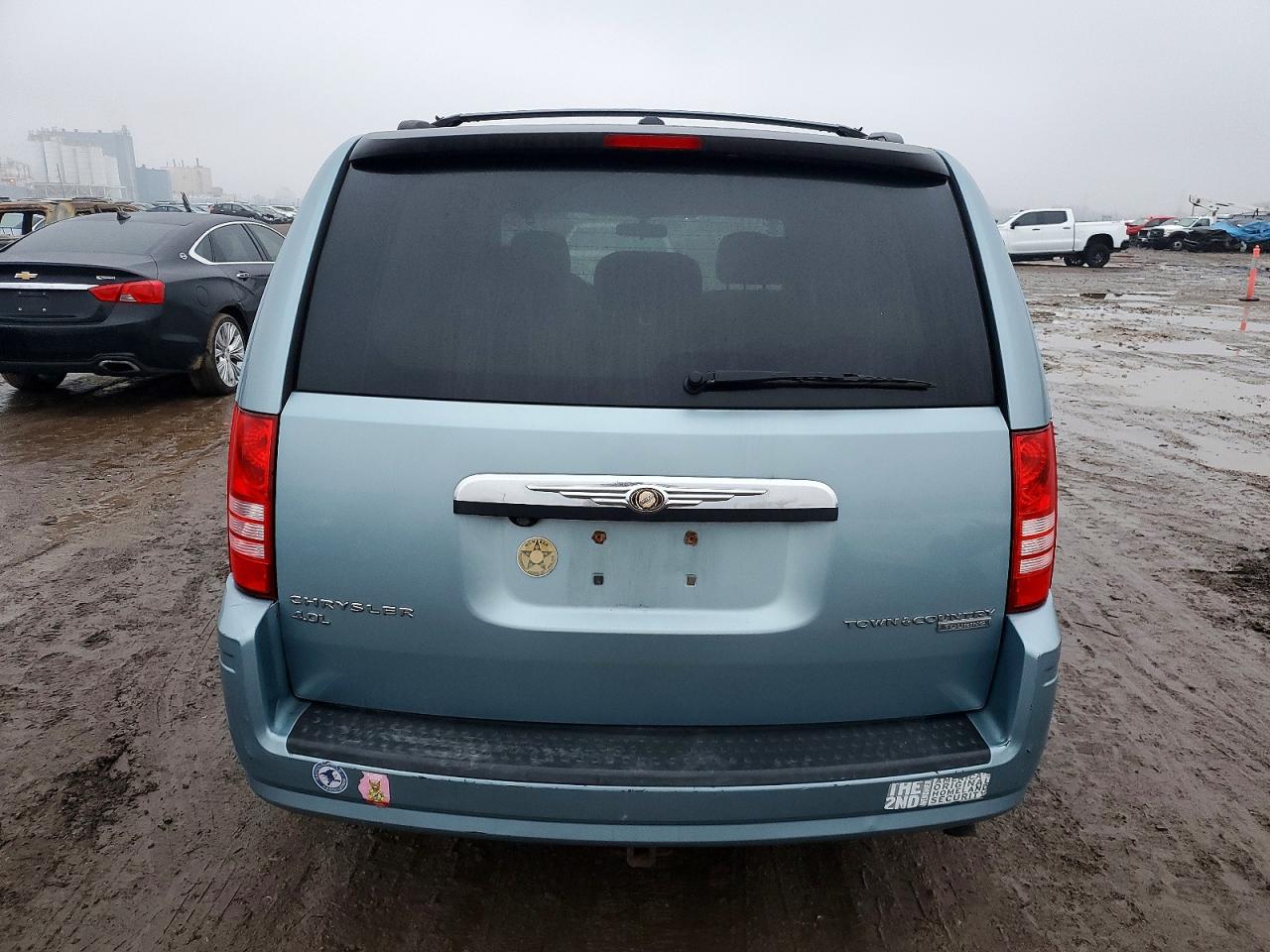 2010 CHRYSLER TOWN & COUNTRY TOURING PLUS photo 6