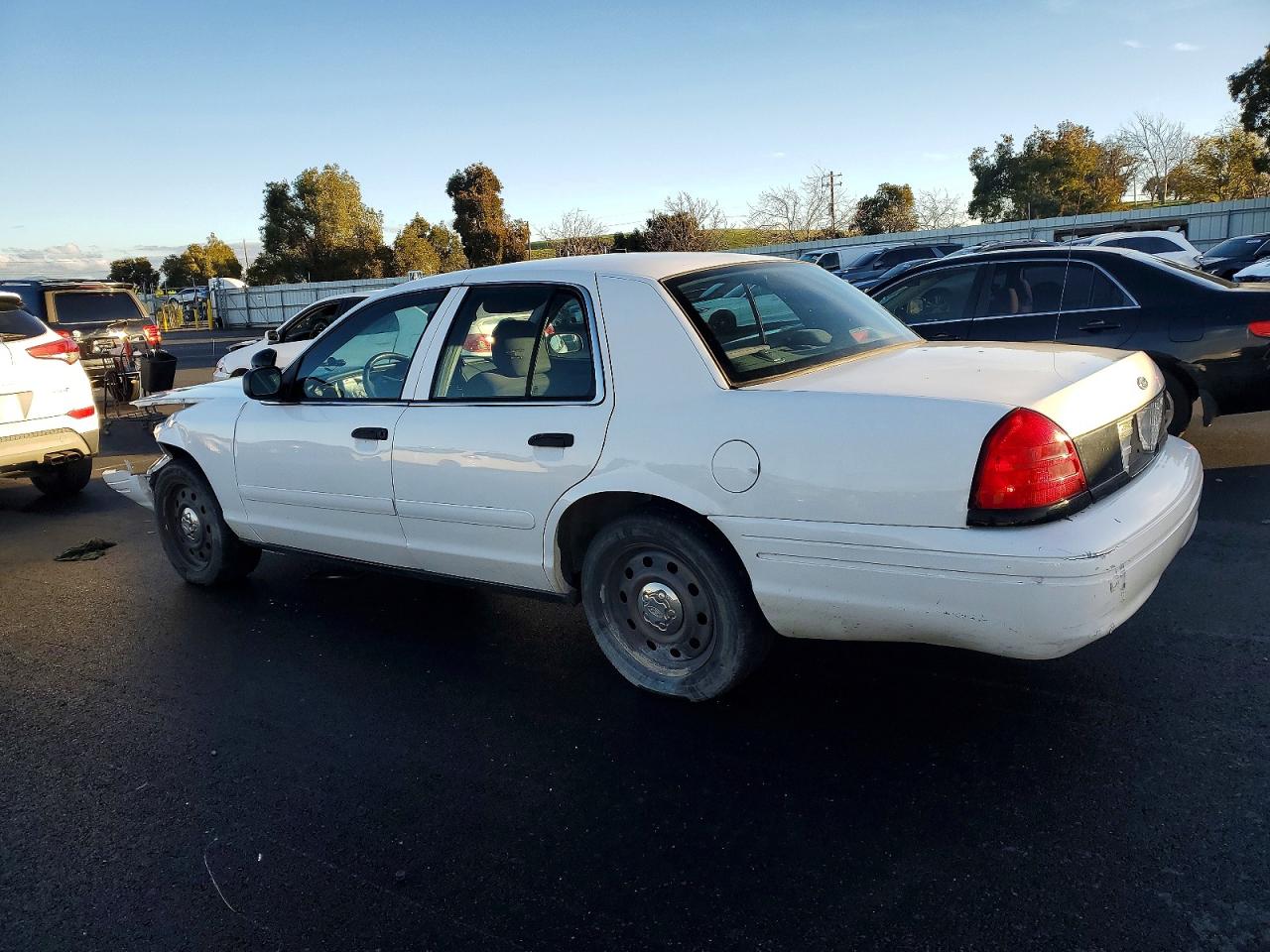 2005 FORD CROWN VICTORIA POLICE INTERCEPTOR photo 2
