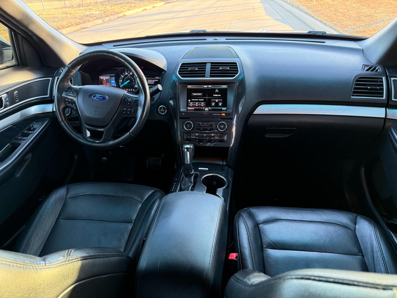 2016 FORD EXPLORER XLT photo 9