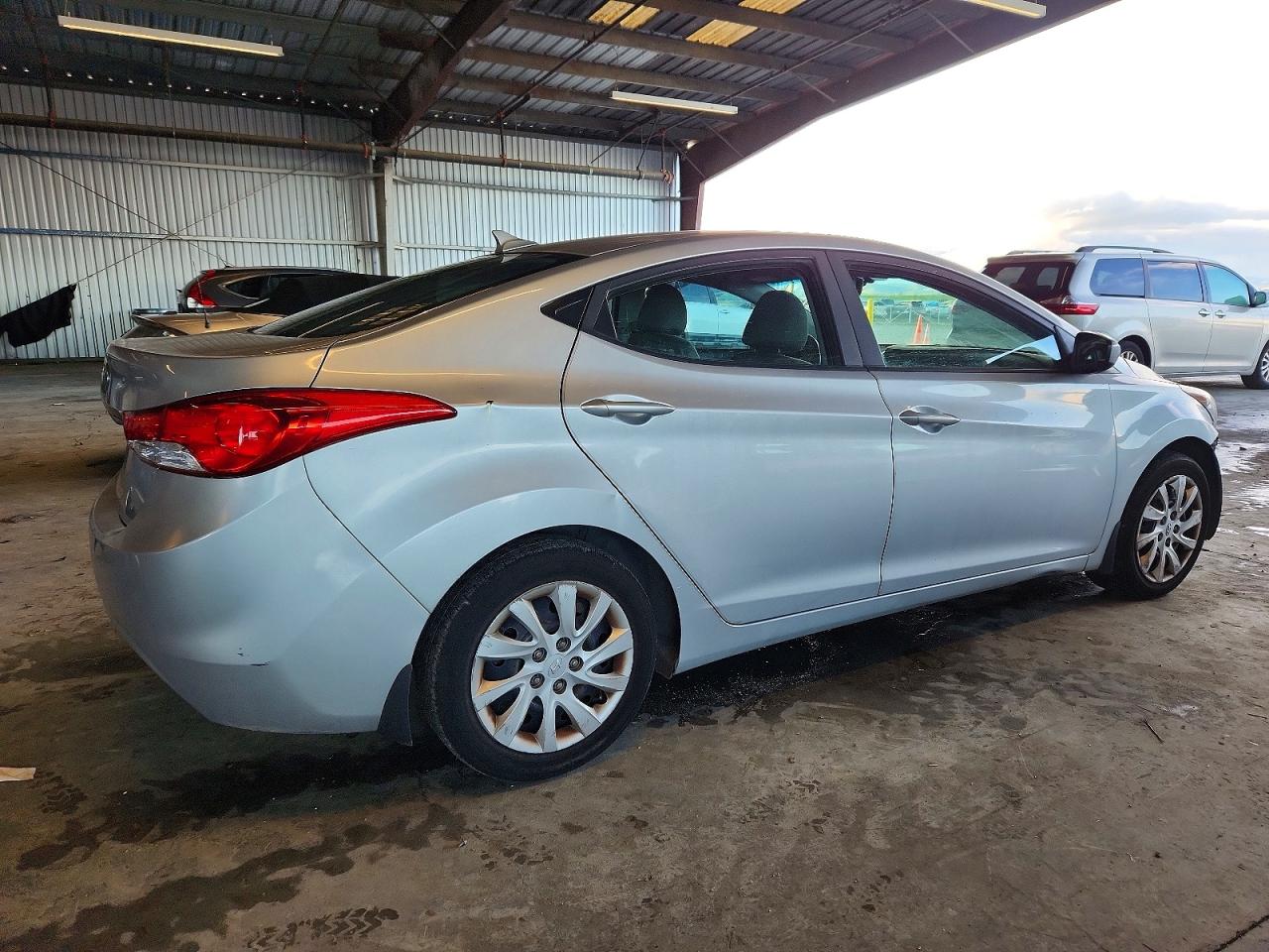 2013 HYUNDAI ELANTRA GLS photo 3