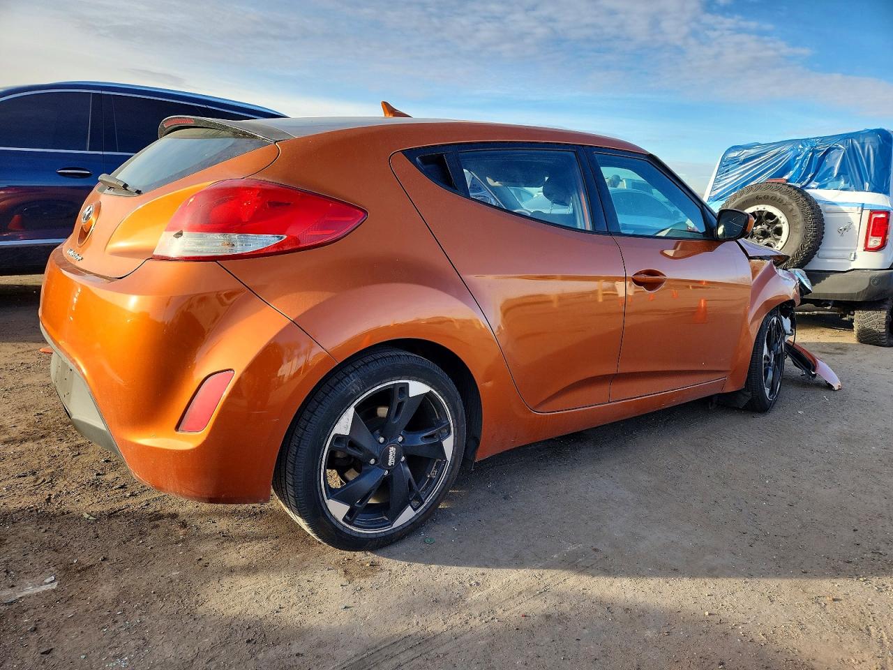 2014 HYUNDAI VELOSTER photo 5