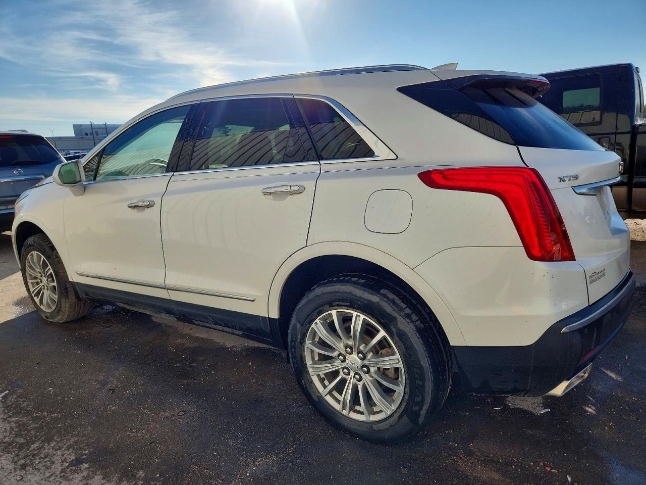 2017 CADILLAC XT5 LUXURY photo 3