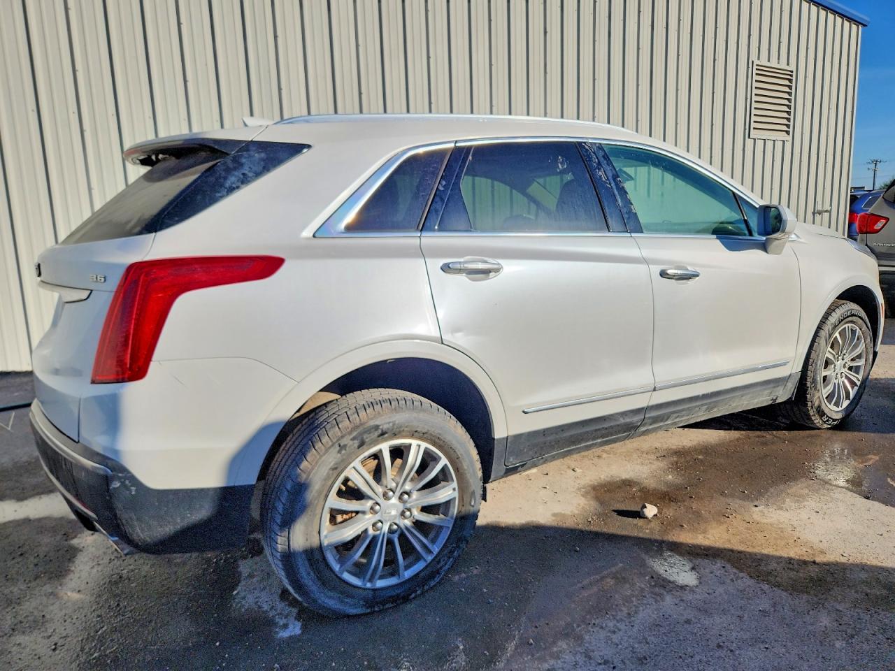 2017 CADILLAC XT5 LUXURY photo 5