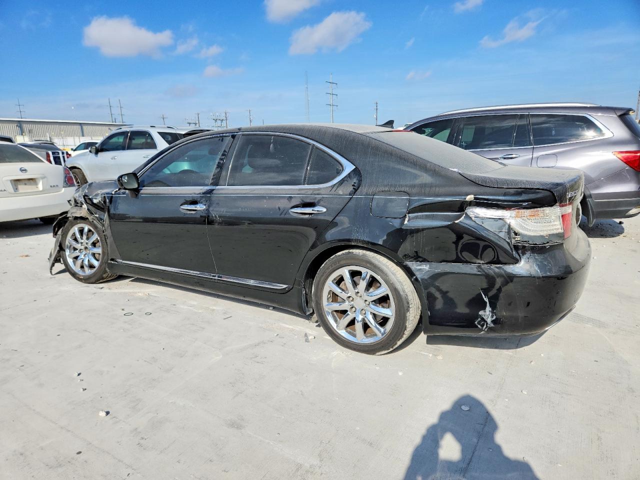 2009 LEXUS LS 460 photo 2