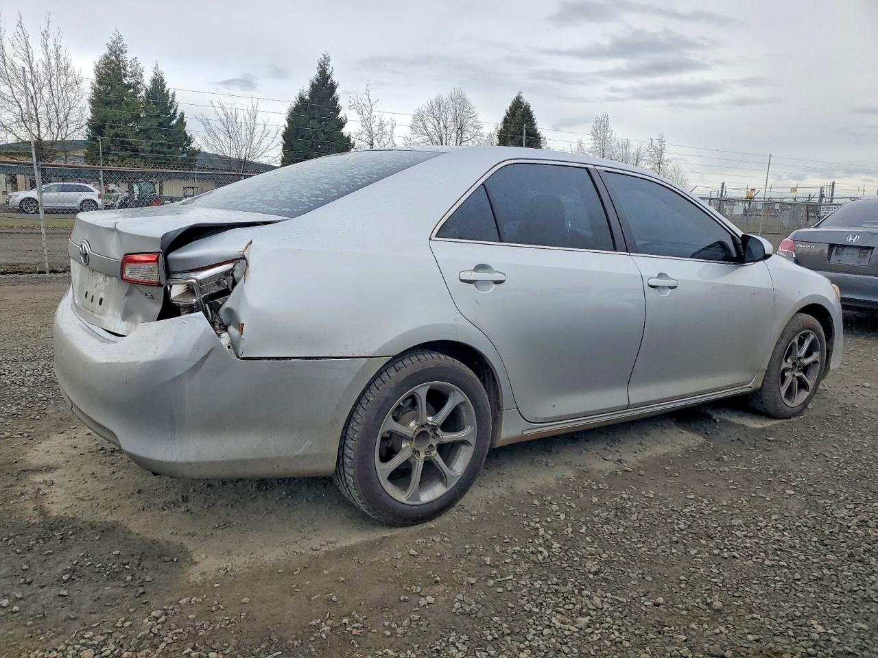 2012 TOYOTA CAMRY BASE photo 3