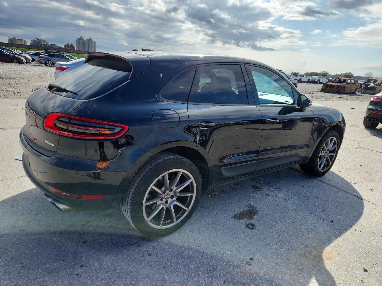 2015 PORSCHE MACAN S photo 5