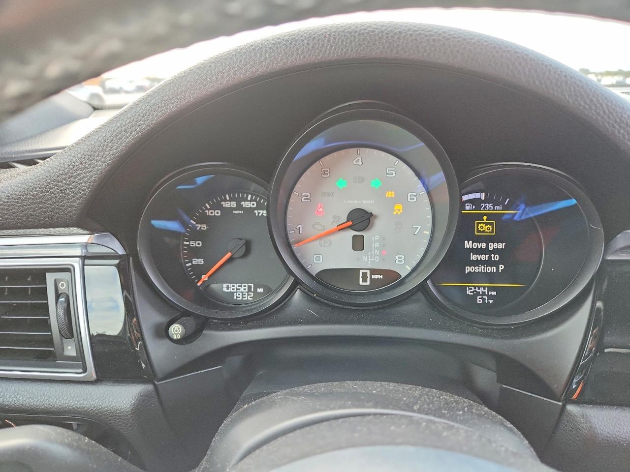 2015 PORSCHE MACAN S photo 17