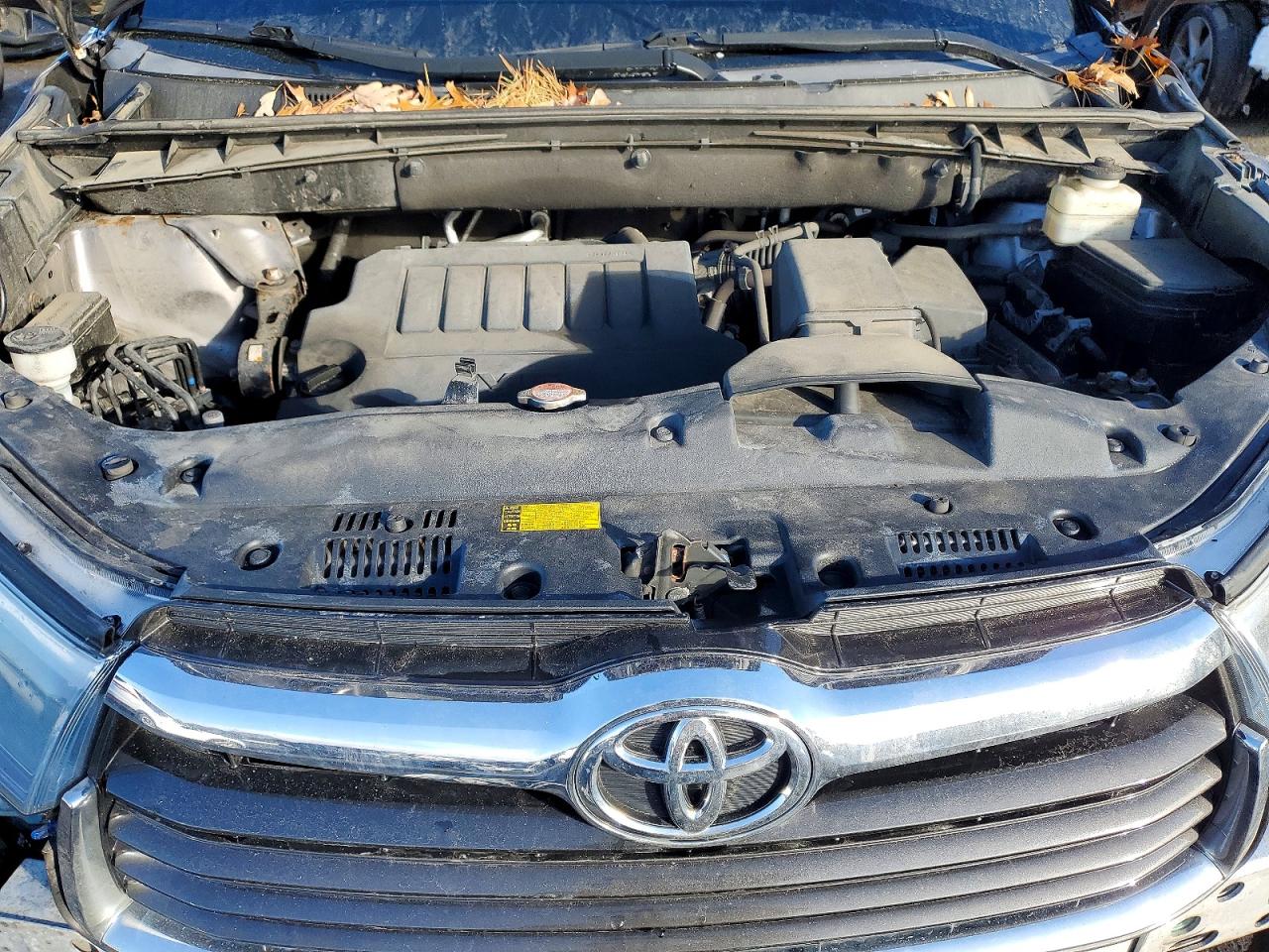 2016 TOYOTA HIGHLANDER LE photo 23