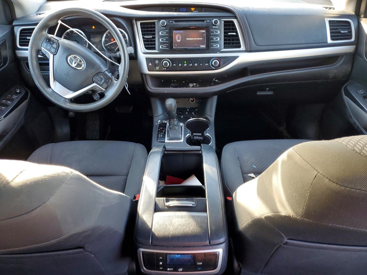 2016 TOYOTA HIGHLANDER LE photo 15