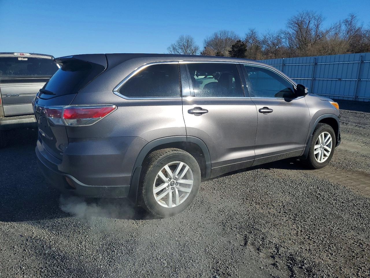 2016 TOYOTA HIGHLANDER LE photo 5