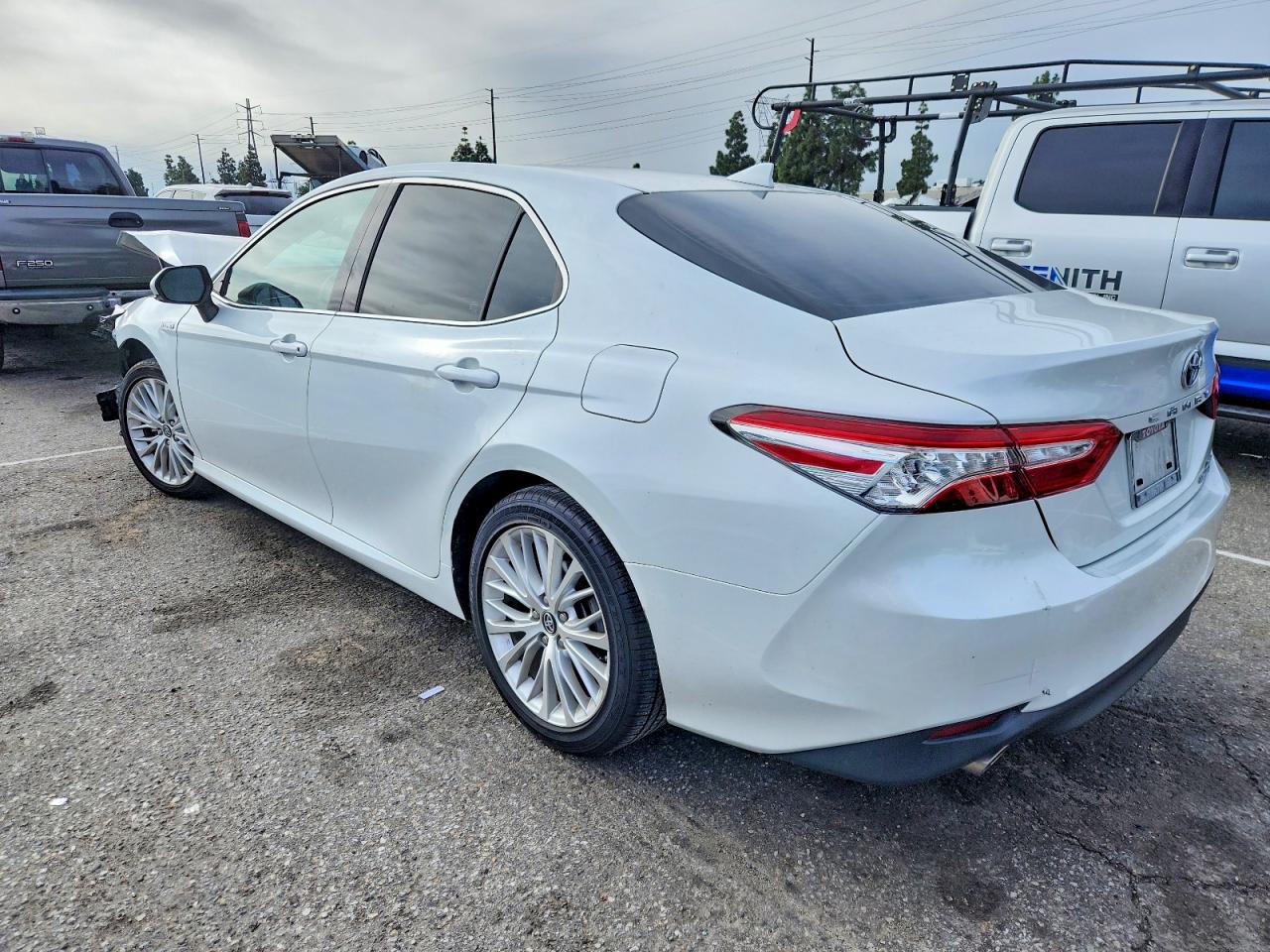 2019 TOYOTA CAMRY HYBRID photo 2