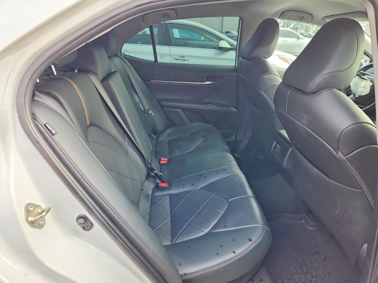 2019 TOYOTA CAMRY HYBRID photo 10