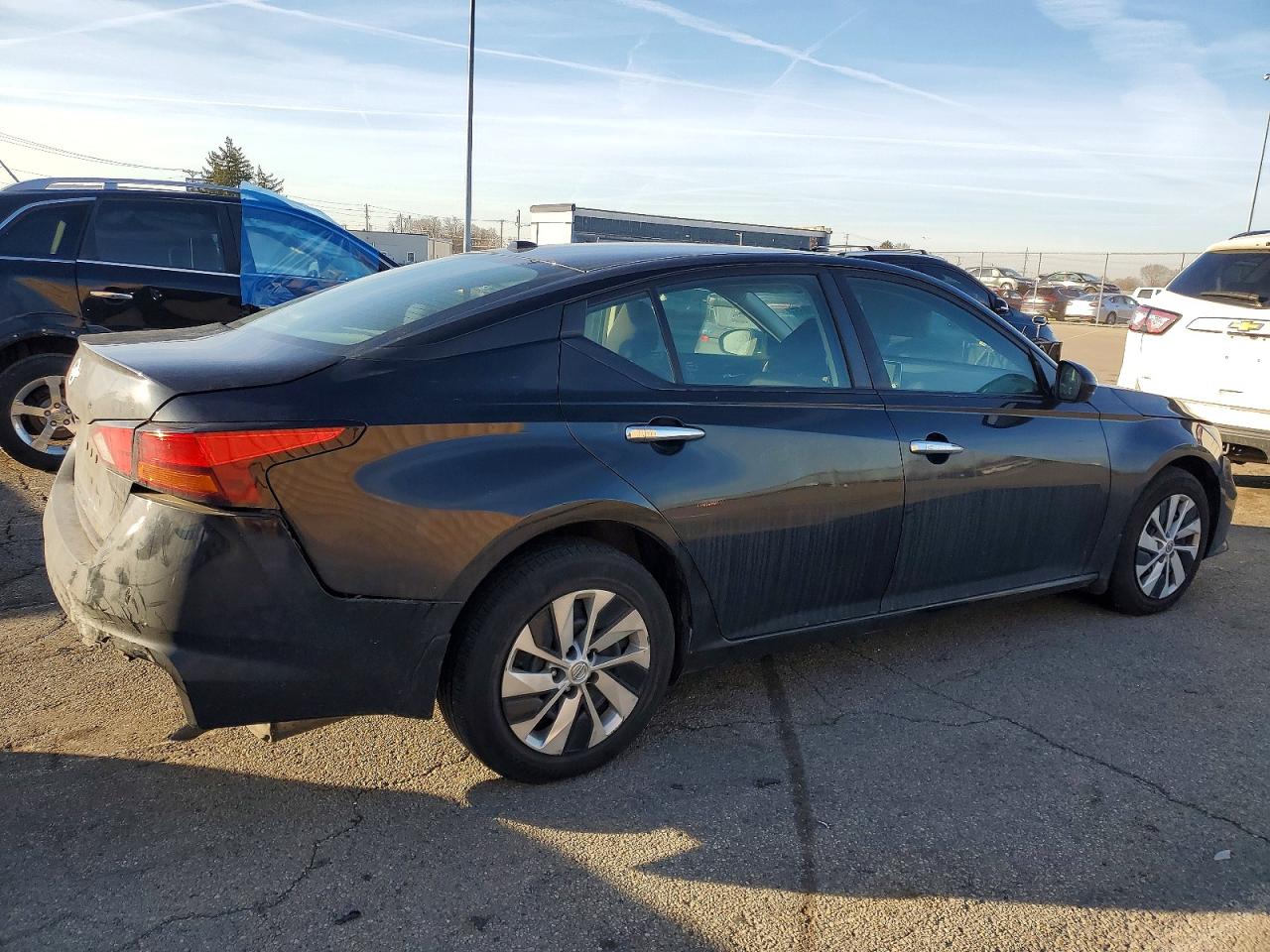 2019 NISSAN ALTIMA S photo 3