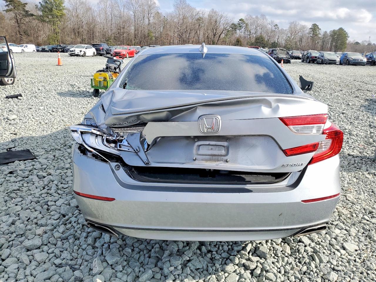 2018 HONDA ACCORD SPORT photo 6