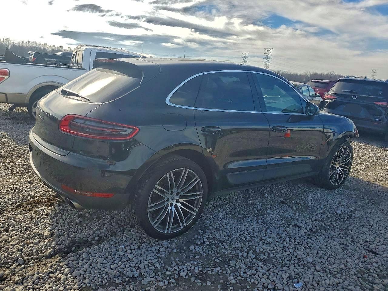 2015 PORSCHE MACAN S photo 3