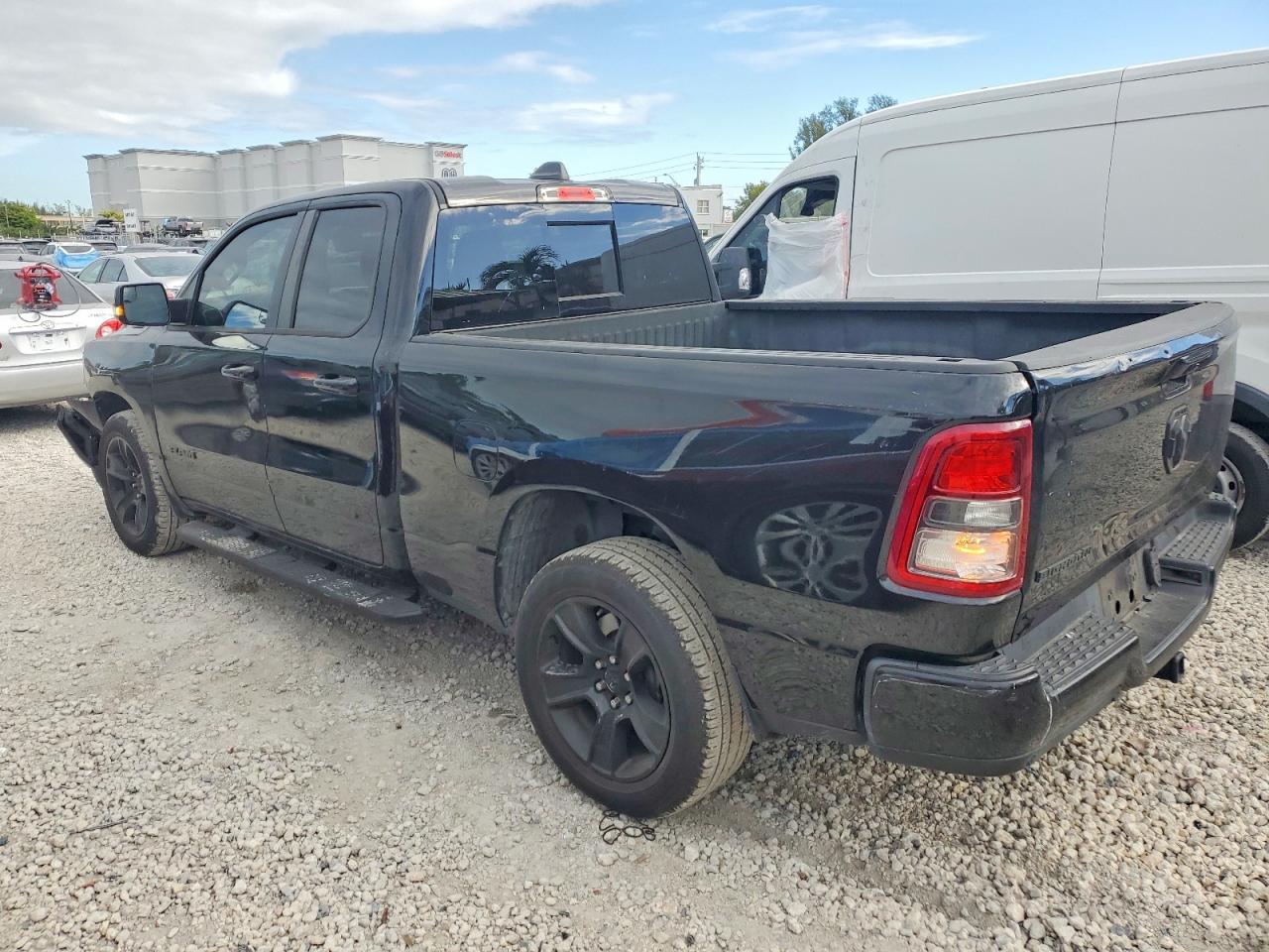 2021 RAM 1500 BIG HORN/LONE STAR photo 2