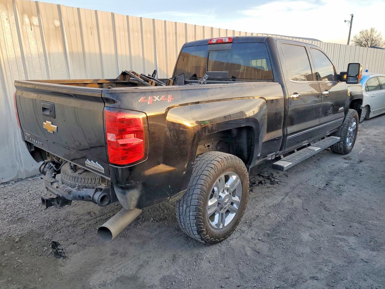 2019 CHEVROLET SILVERADO K2500 HIGH COUNTRY photo 3