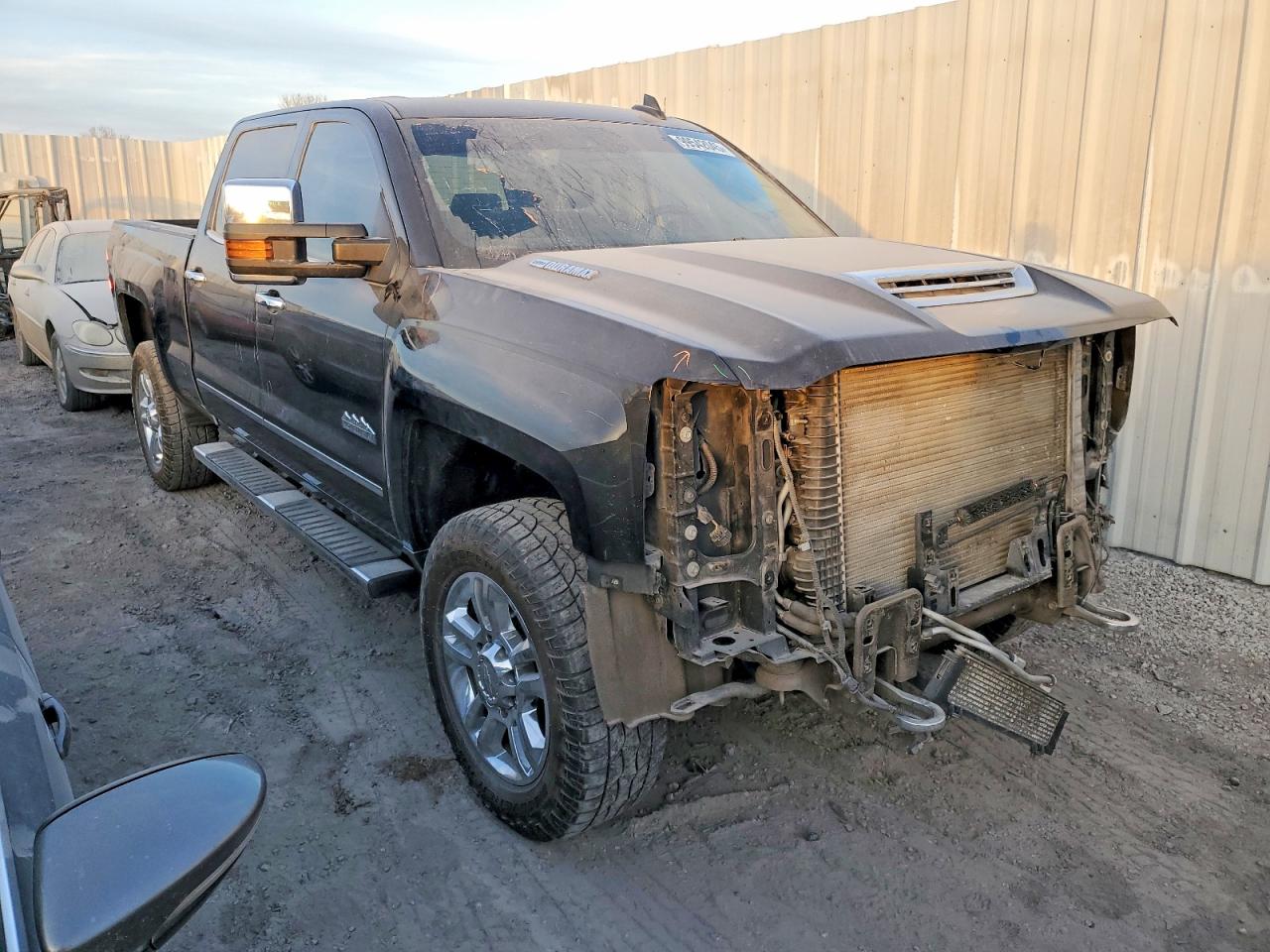 2019 CHEVROLET SILVERADO K2500 HIGH COUNTRY photo 4