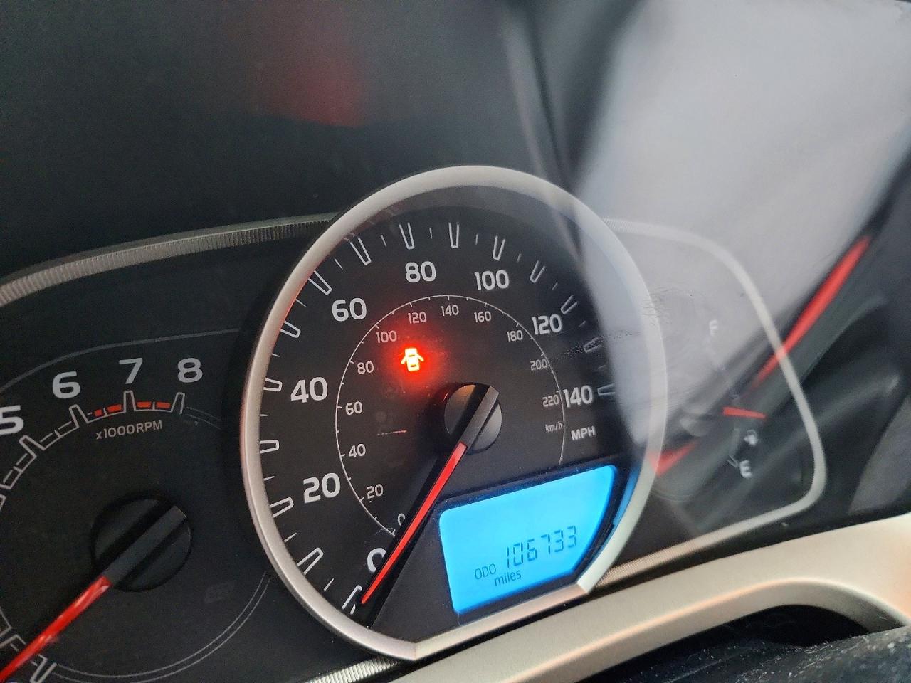 2014 TOYOTA RAV4 LE photo 9