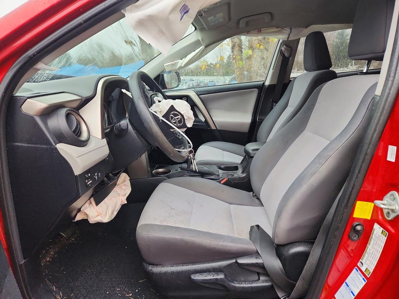 2014 TOYOTA RAV4 LE photo 7
