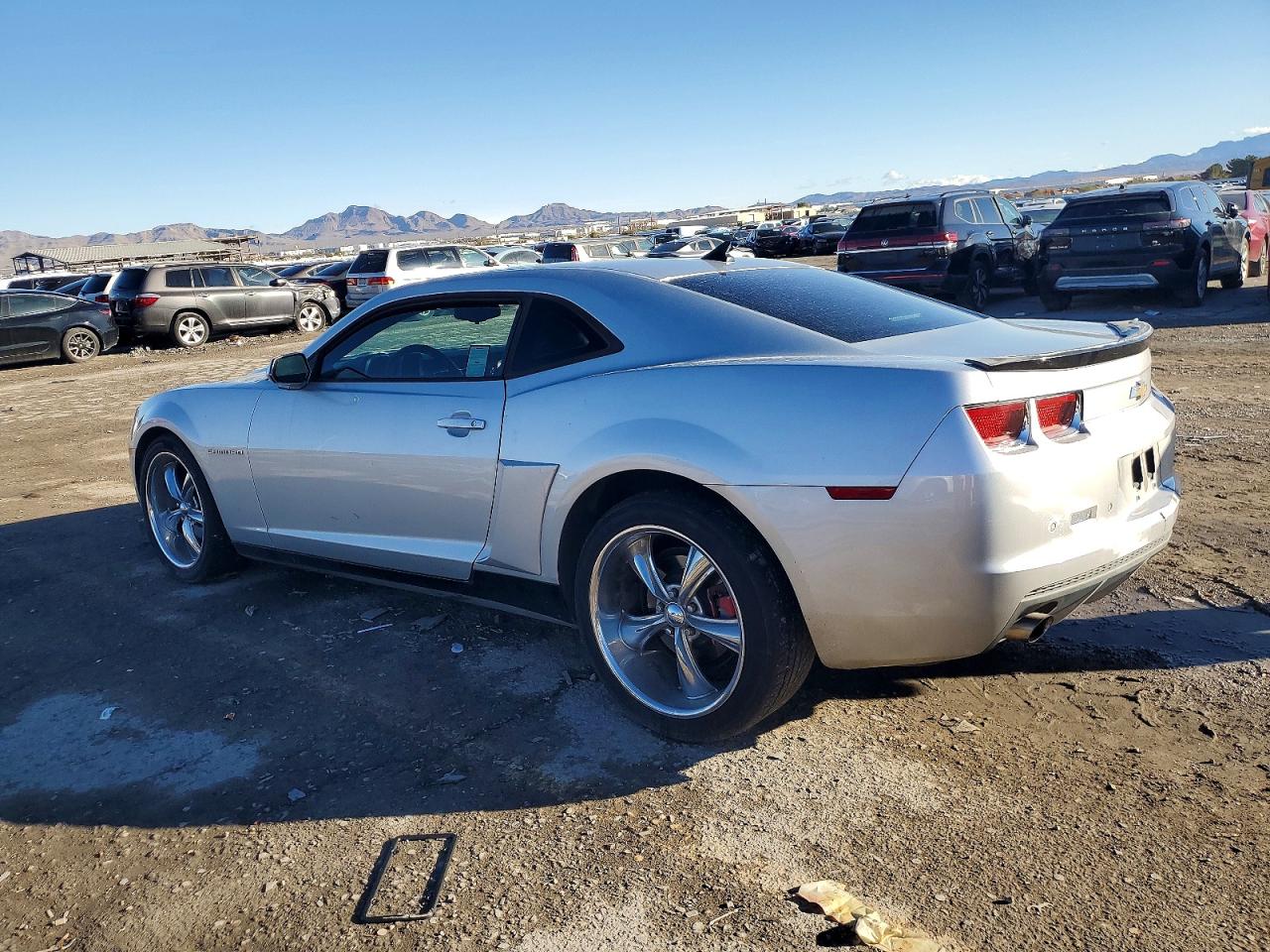 2011 CHEVROLET CAMARO LT photo 2