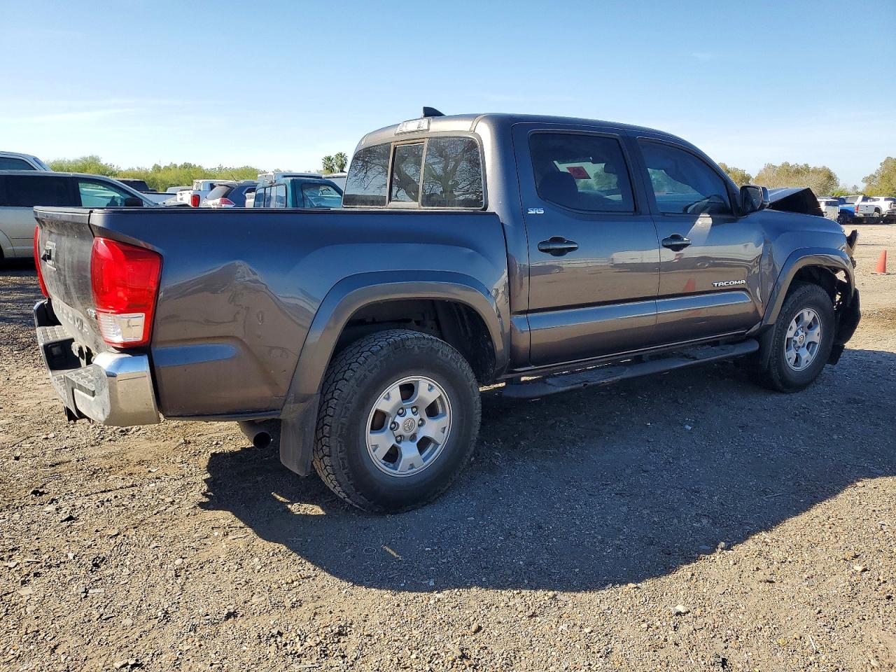 2017 TOYOTA TACOMA DOUBLE CAB photo 3