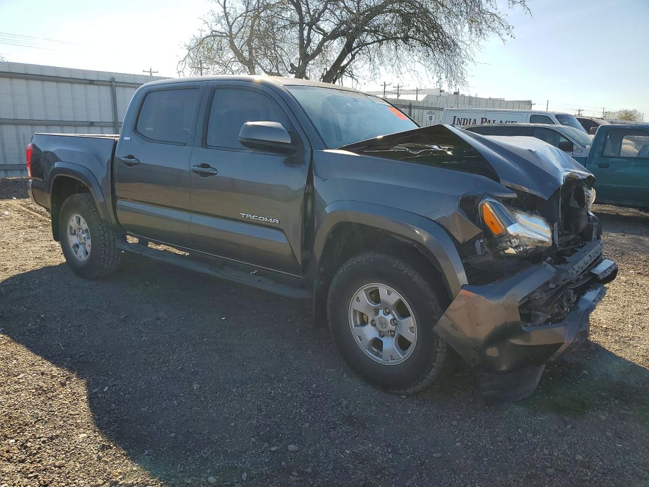 2017 TOYOTA TACOMA DOUBLE CAB photo 4
