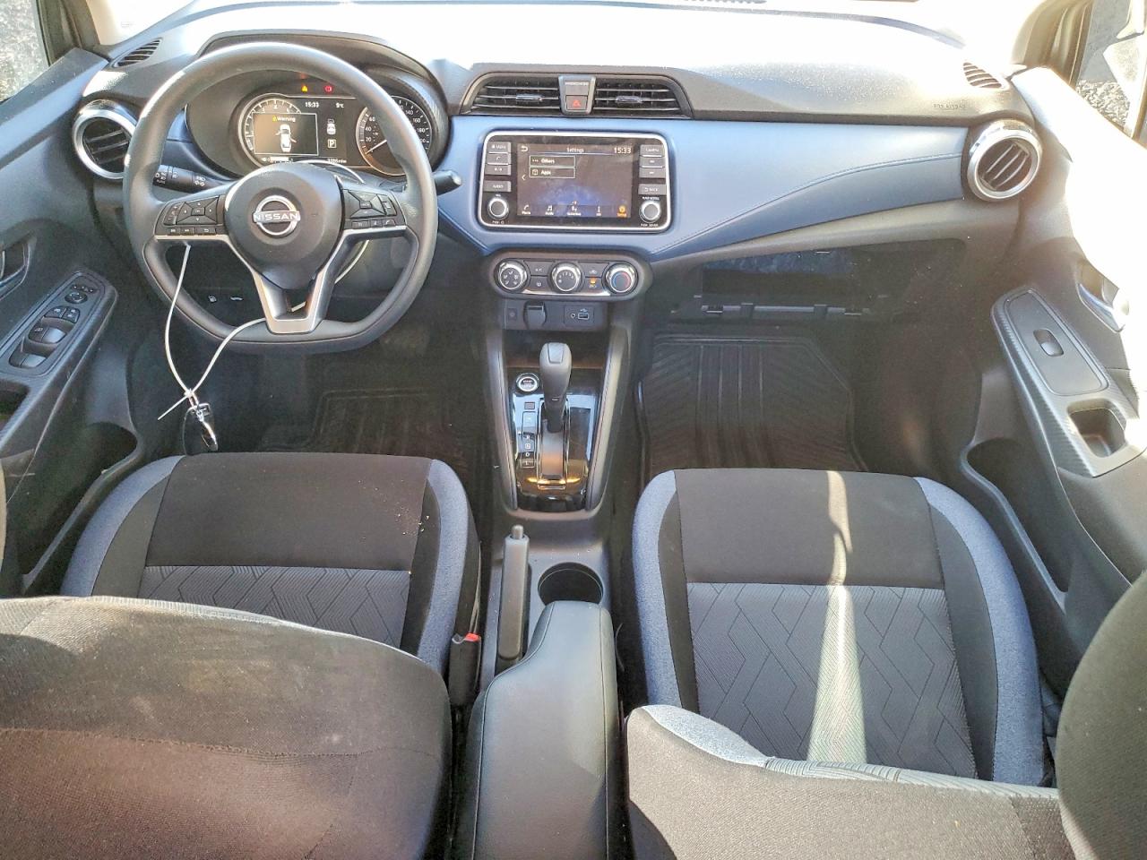 2025 NISSAN VERSA photo 8