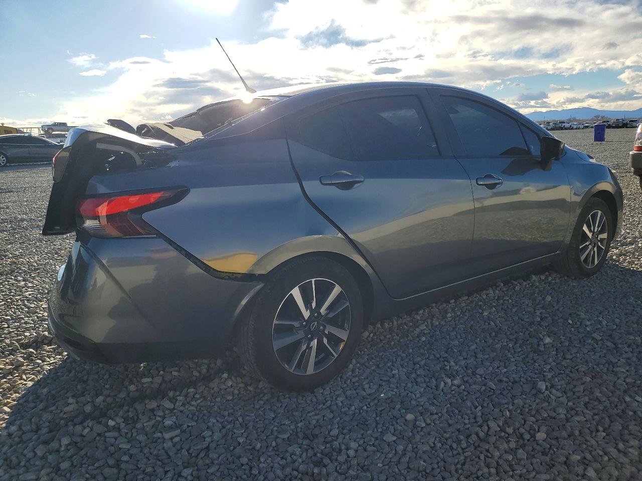 2025 NISSAN VERSA photo 3