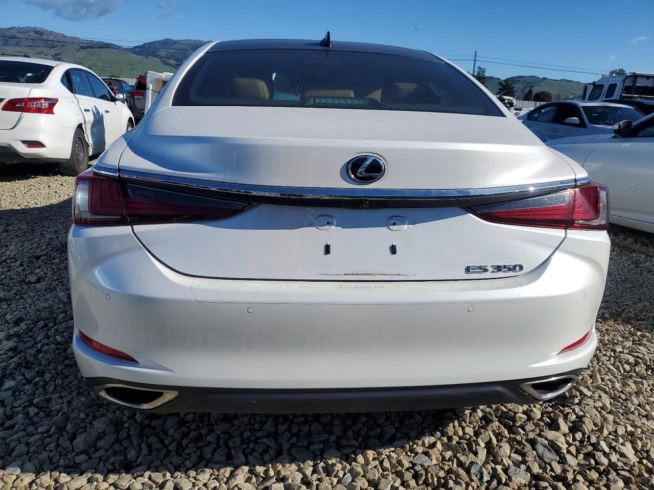 2020 LEXUS ES photo 6