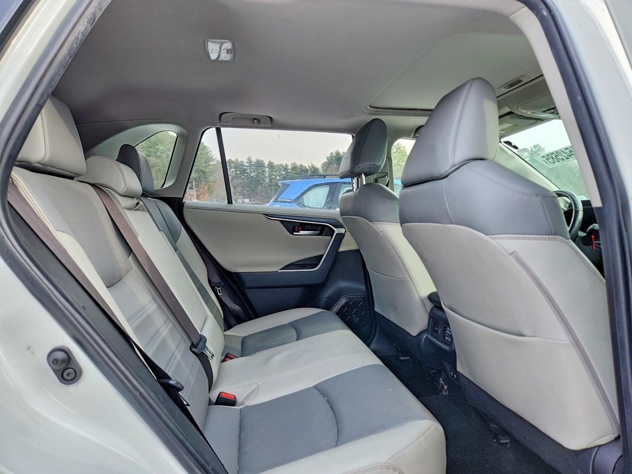 2019 TOYOTA RAV4 LIMITED photo 11