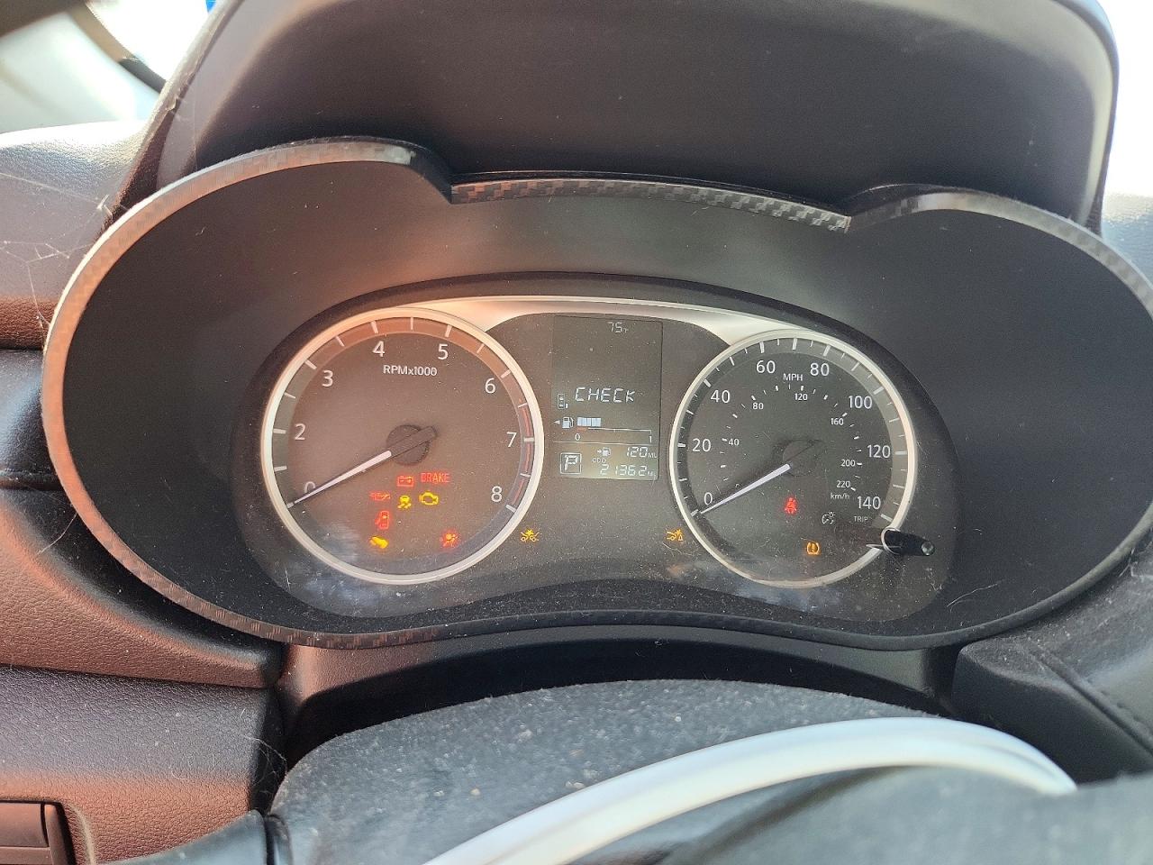 2020 NISSAN VERSA S photo 9