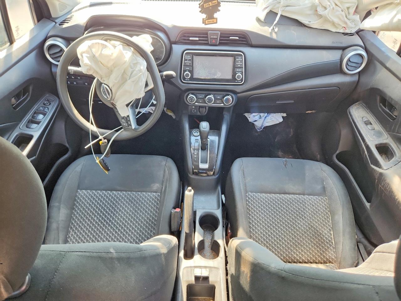 2020 NISSAN VERSA S photo 8