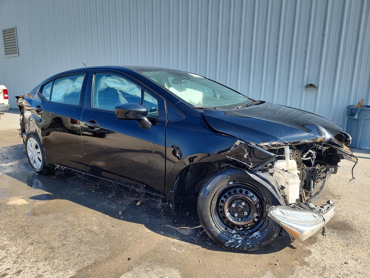2020 NISSAN VERSA S photo 4